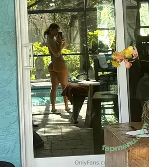 prettypinklia / officialprettyliyah nude photo #0002