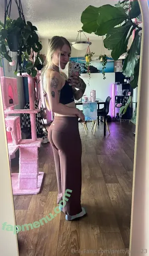 prettypixie23 / svetlana_onlyfans nude photo #0076