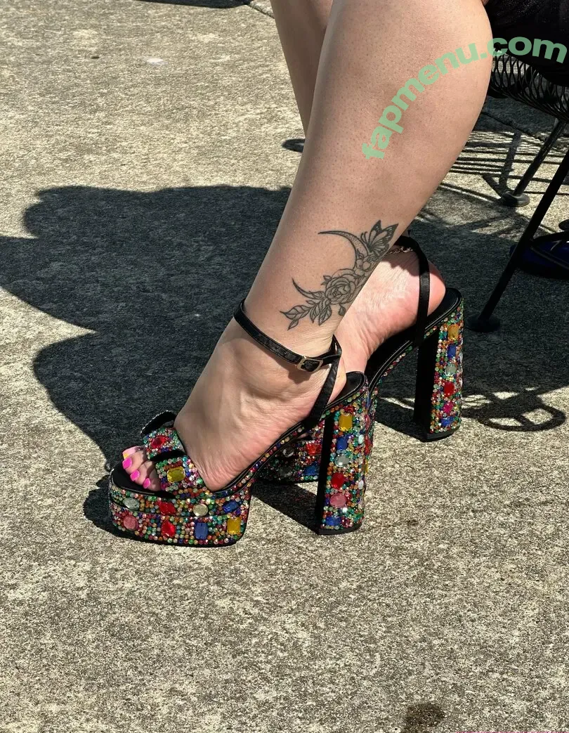 prettyyheelz nude photo #0014 (prettyyheelz)
