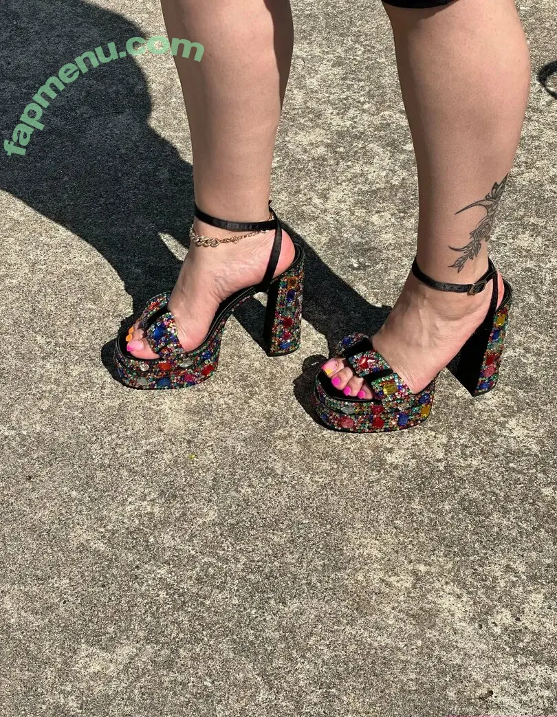 prettyyheelz nude photo #0018 (prettyyheelz)