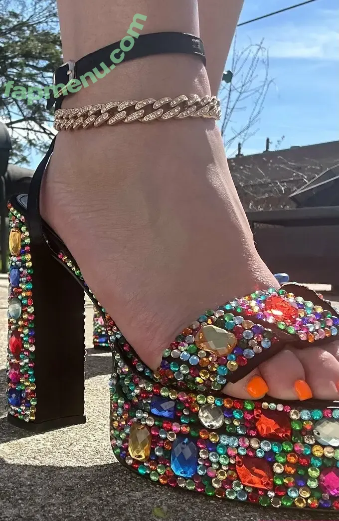 prettyyheelz nude photo #0020 (prettyyheelz)