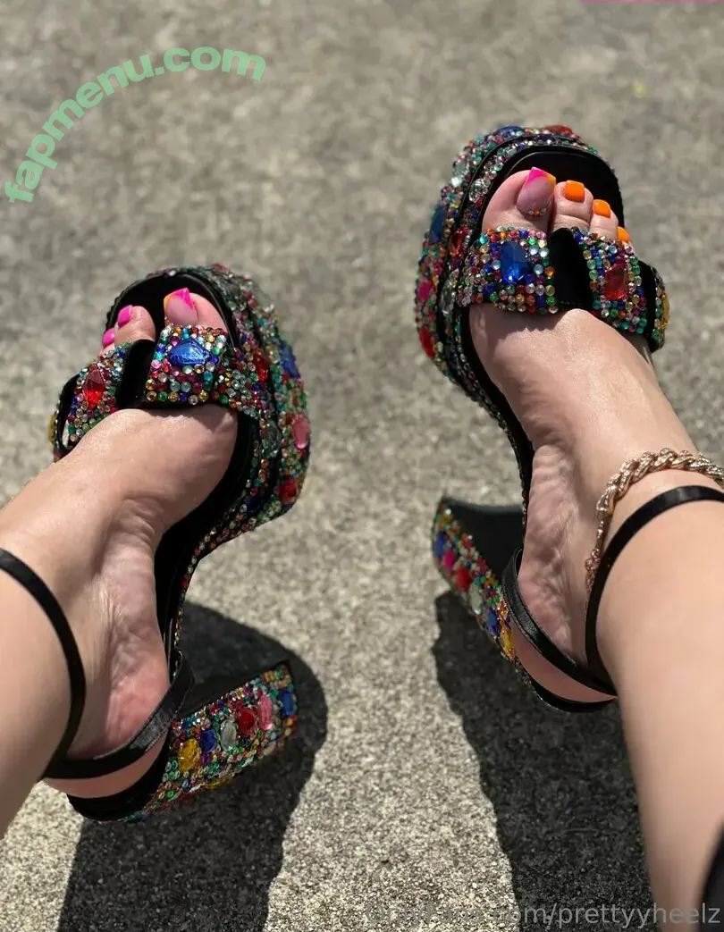 prettyyheelz nude photo #0025 (prettyyheelz)