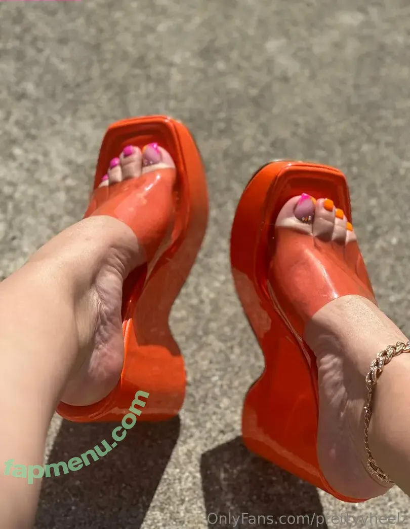 prettyyheelz nude photo #0031 (prettyyheelz)
