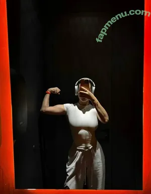 pretylittlething / Julia / prettylittlething nude photo #0294