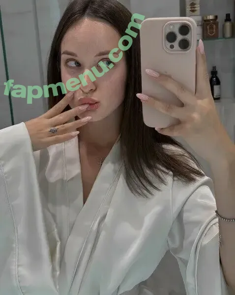 pretylittlething nude photo #0272 (Julia / prettylittlething)