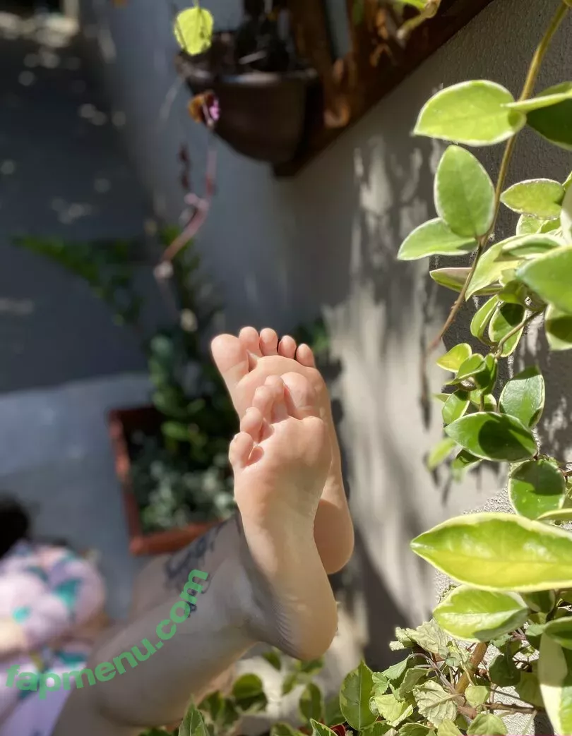 Prii_feet nude photo #0220 (amorafeet / jenniferfeet)