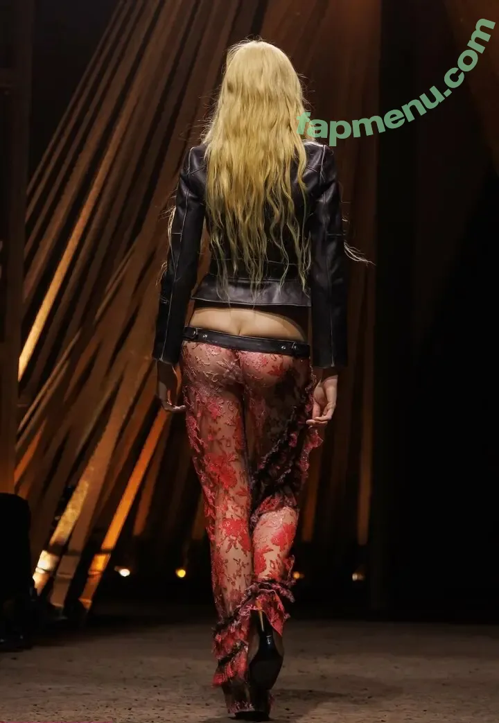 princess_and_the_pea nude photo #0233 (princess__and__the__pea)