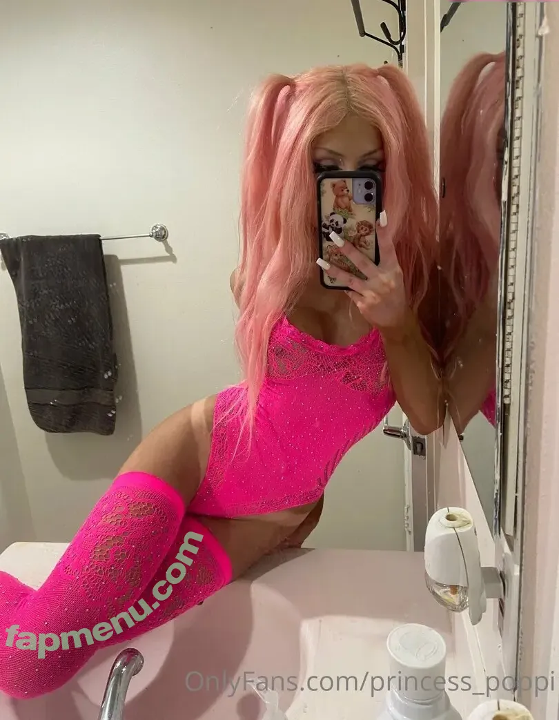 Princess_Poppi nude photo #0098 (Poppidoux / daisywaifufree / princess_poppy_vt)