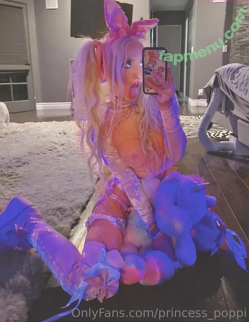 Princess_Poppi nude photo #0310 (Poppidoux / daisywaifufree / princess_poppy_vt)