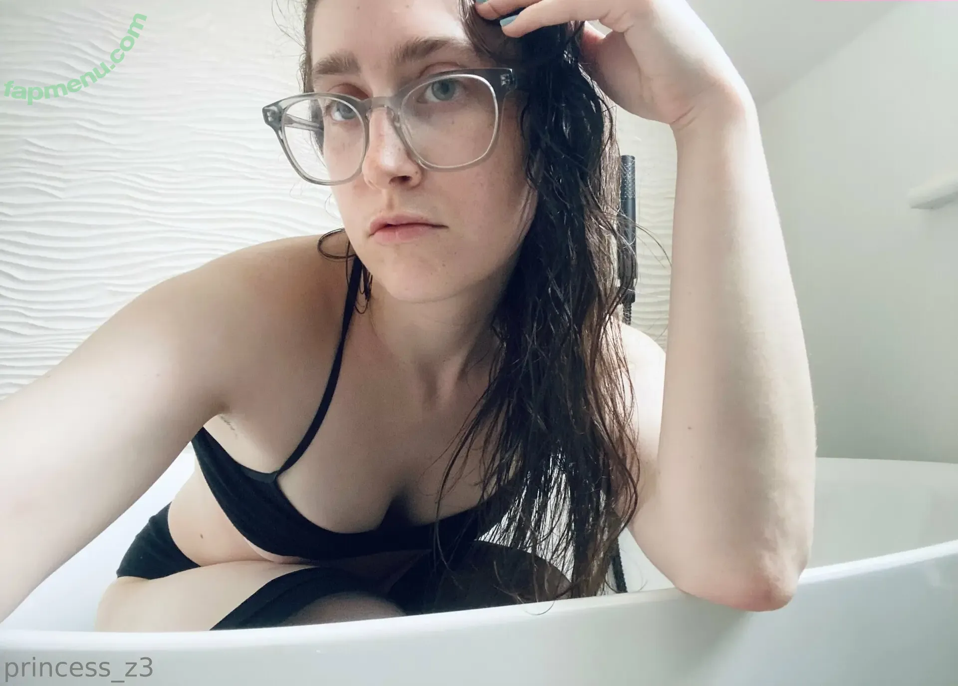 princess_z3 nude photo #0082 (princess_.c3)