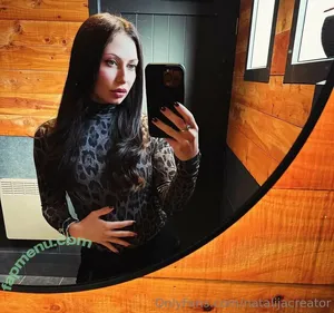 princessameliaa / princessamelia_official nude photo #0001