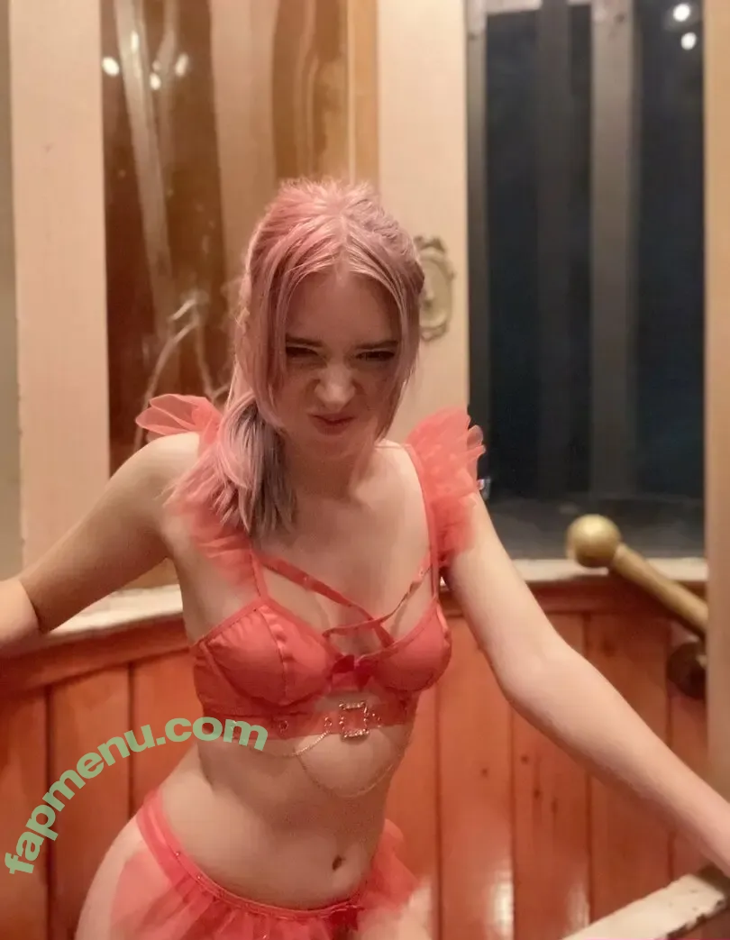 PrincessBinkss nude photo #0022 (Darby / legendofdarby)