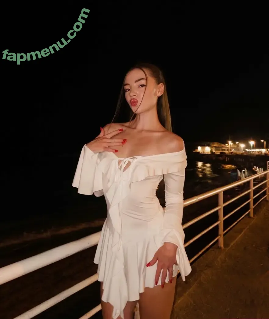 princessekatrin nude photo #0018 (princesse.katrin)