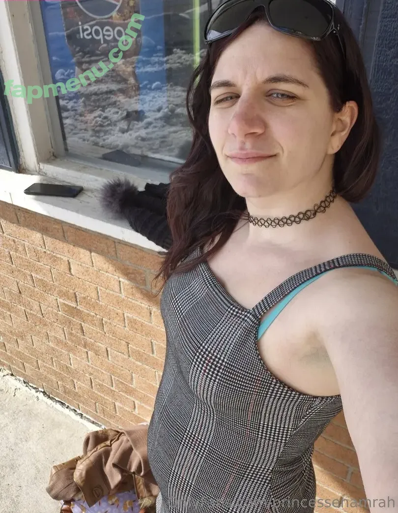 princessenamrah nude photo #0045 (princessenamrah)