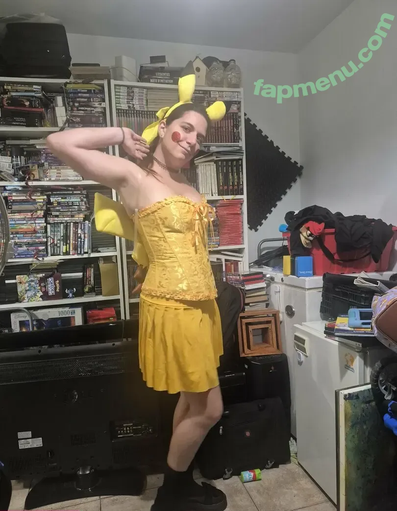 princessenamrah nude photo #0091 (princessenamrah)