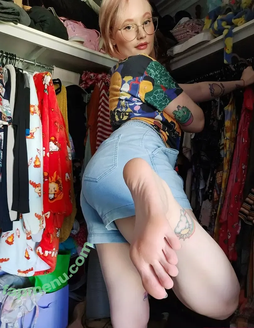 princesshoneysfeet nude photo #0004 (princesshoneysfeet)