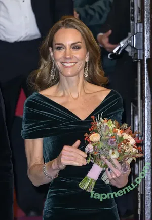 PrincessWales / Catherine / Kate Middleton / _kate_middleton_royal nude photo #0094