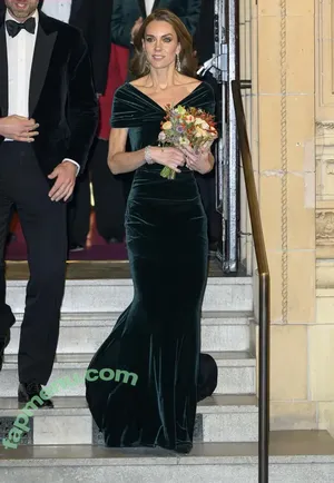 PrincessWales / Catherine / Kate Middleton / _kate_middleton_royal nude photo #0125