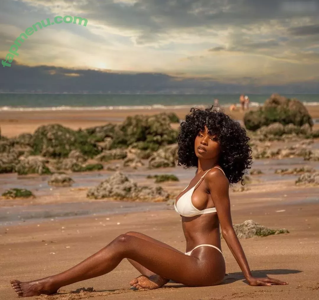 Princia G nude photo #0047 (princia_g / princiag)