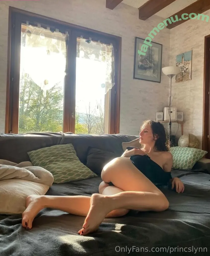 princslynn nude photo #0004 (urprincslynn)