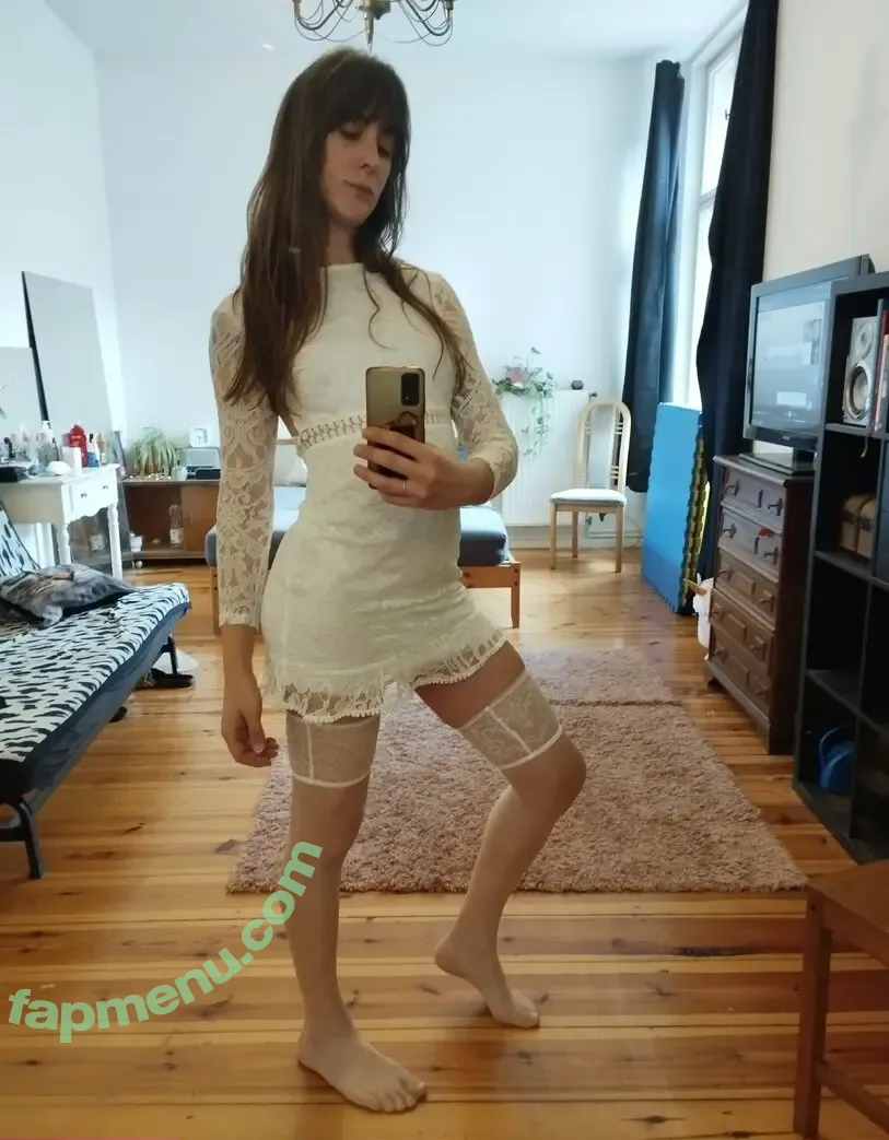 priscilalovesyou nude photo #0009 (priscila.lovesyou)