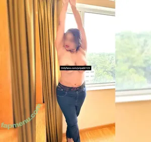 priyablr123 / priyatakur123 nude photo #0019