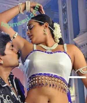 Priyamani / pillumani nude photo #0009