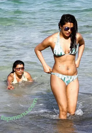 Priyanka Chopra / officialsherlynchopra / priyankachopra nude photo #0014