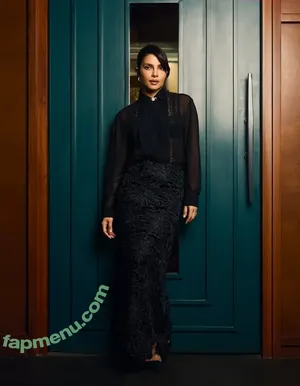 Priyanka Chopra / officialsherlynchopra / priyankachopra nude photo #0282