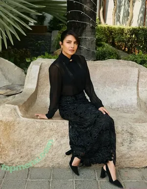 Priyanka Chopra / officialsherlynchopra / priyankachopra nude photo #0286