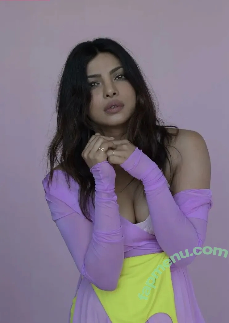 Priyanka Chopra nude photo #0113 (officialsherlynchopra / priyankachopra)