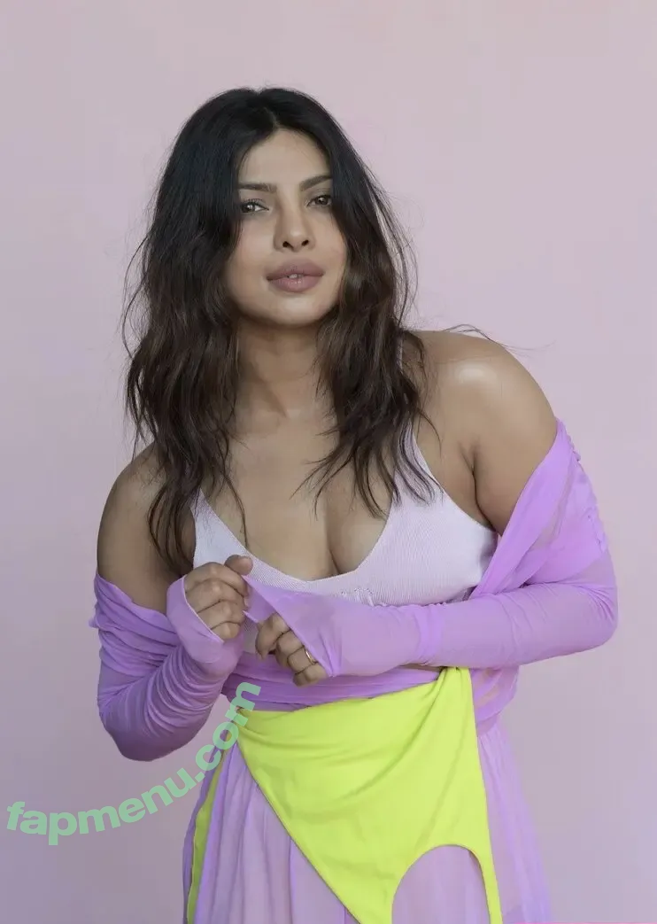 Priyanka Chopra nude photo #0123 (officialsherlynchopra / priyankachopra)