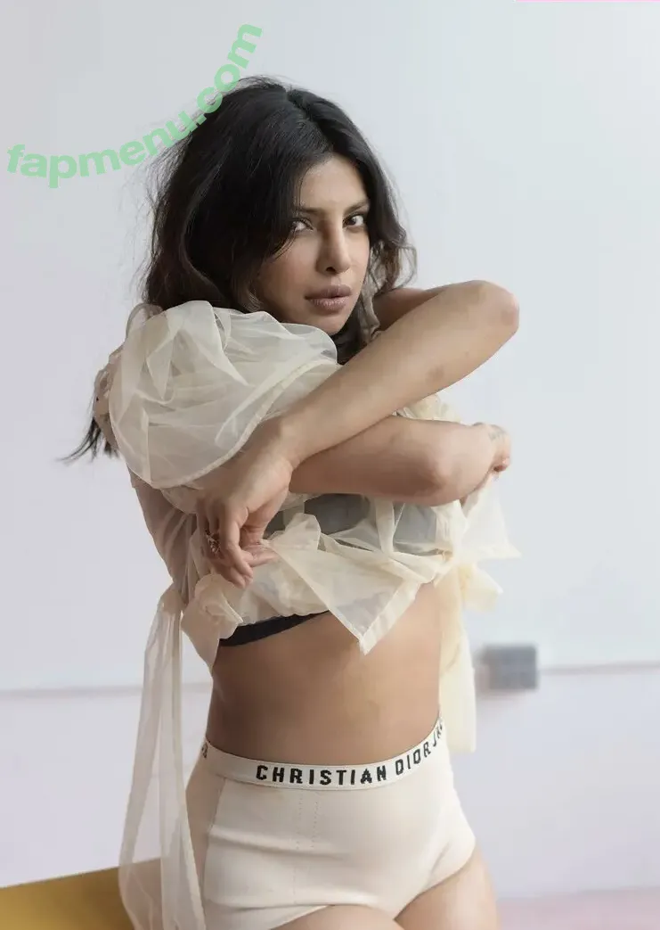 Priyanka Chopra nude photo #0156 (officialsherlynchopra / priyankachopra)