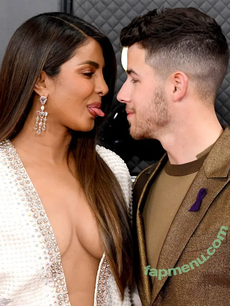 Priyanka Chopra nude photo #0191 (priyankachopra)