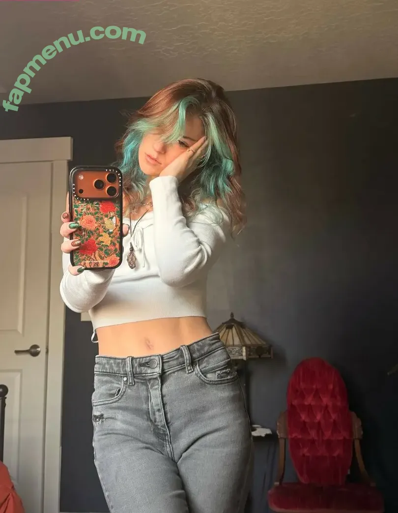 prototype.fox nude photo #0039 (Shay / prototypef0x)