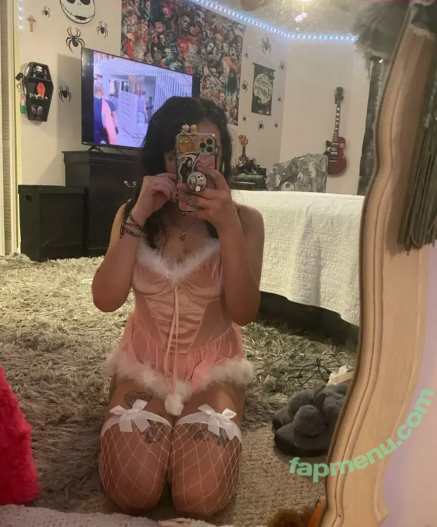 Psychobutcute nude photo #0012 (MCBOW / maryclarebow / psychobutcute666)