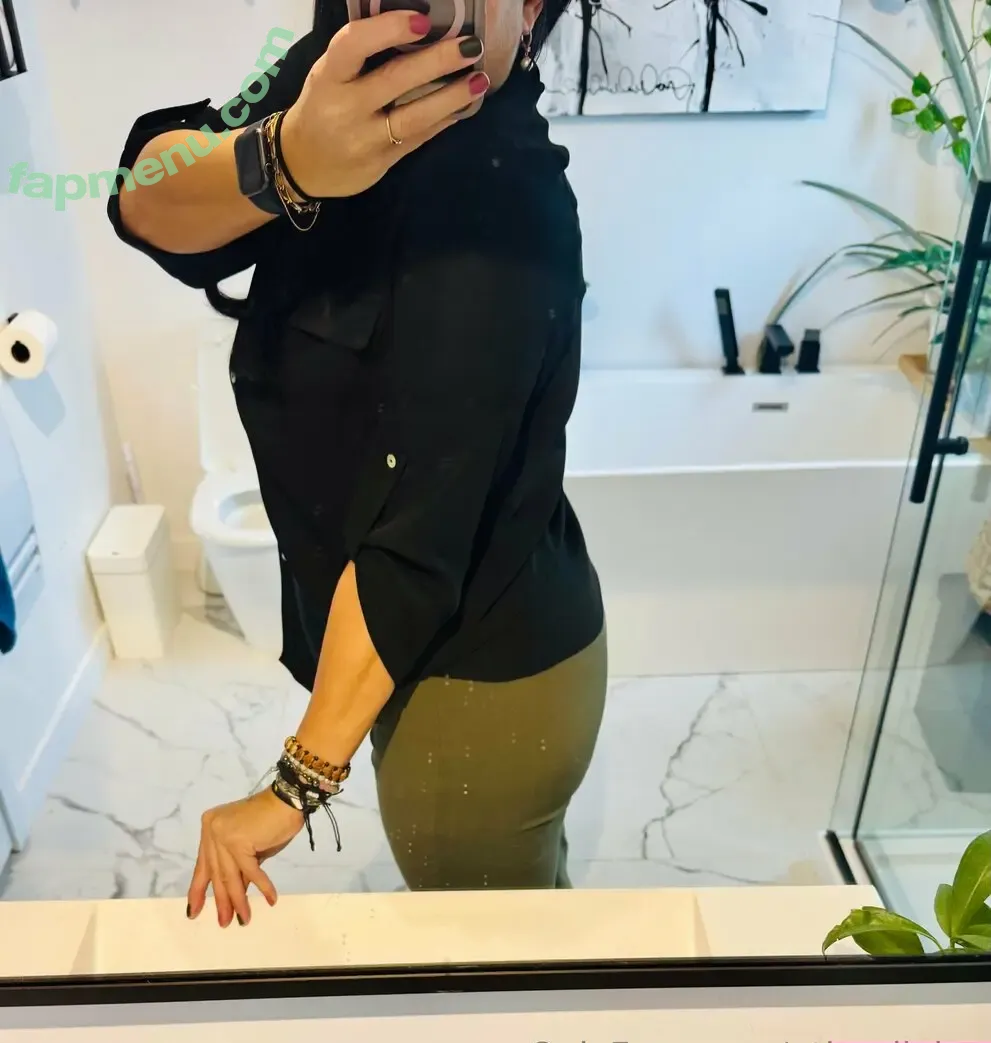 ptitevilaine nude photo #0011 (ptitevilaine)