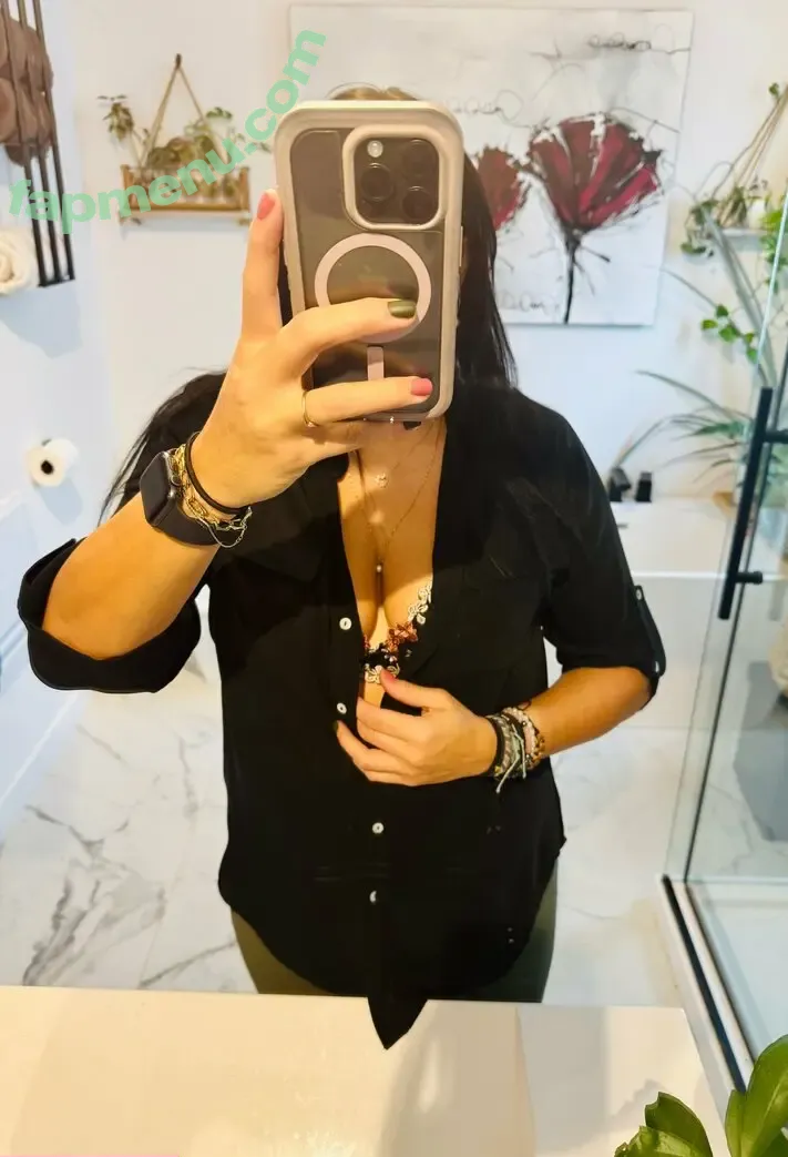 ptitevilaine nude photo #0012 (ptitevilaine)