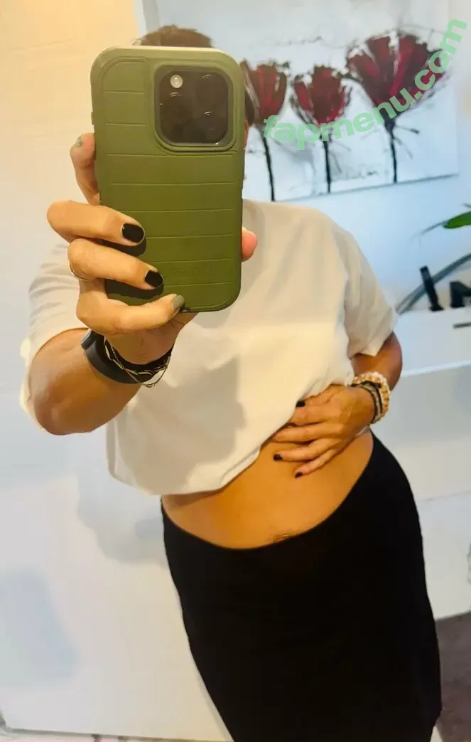 ptitevilaine nude photo #0113 (ptitevilaine)