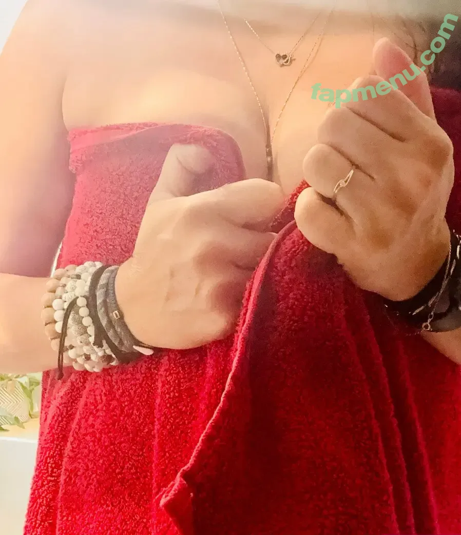 ptitevilaine nude photo #0123 (ptitevilaine)