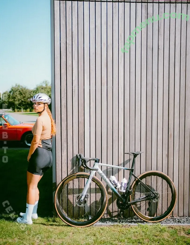 Puck Moonen nude photo #0185 (moonenpuck / puckmoonen)