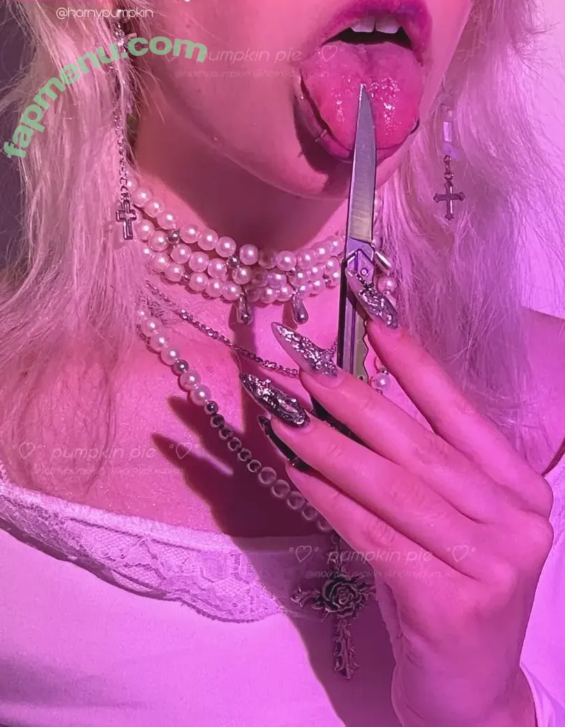 Pumpkin Pie nude photo #0244 (fairypie / ollwen / pumpkinpiepitbull)