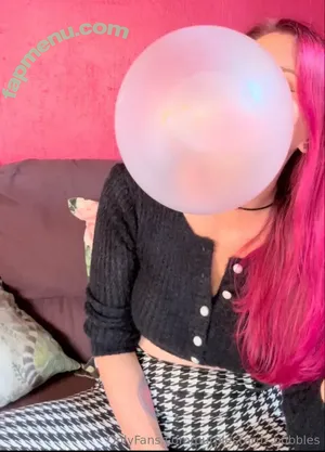 purplestorm_bubbles / purplestormbubbles nude photo #0001