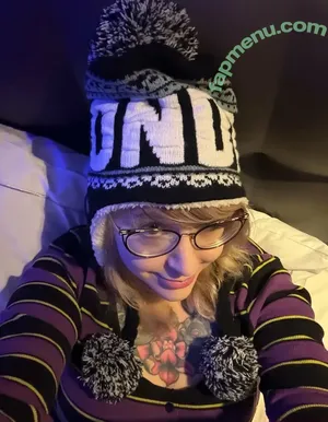 PushingUpRoses / roseanders nude photo #0754