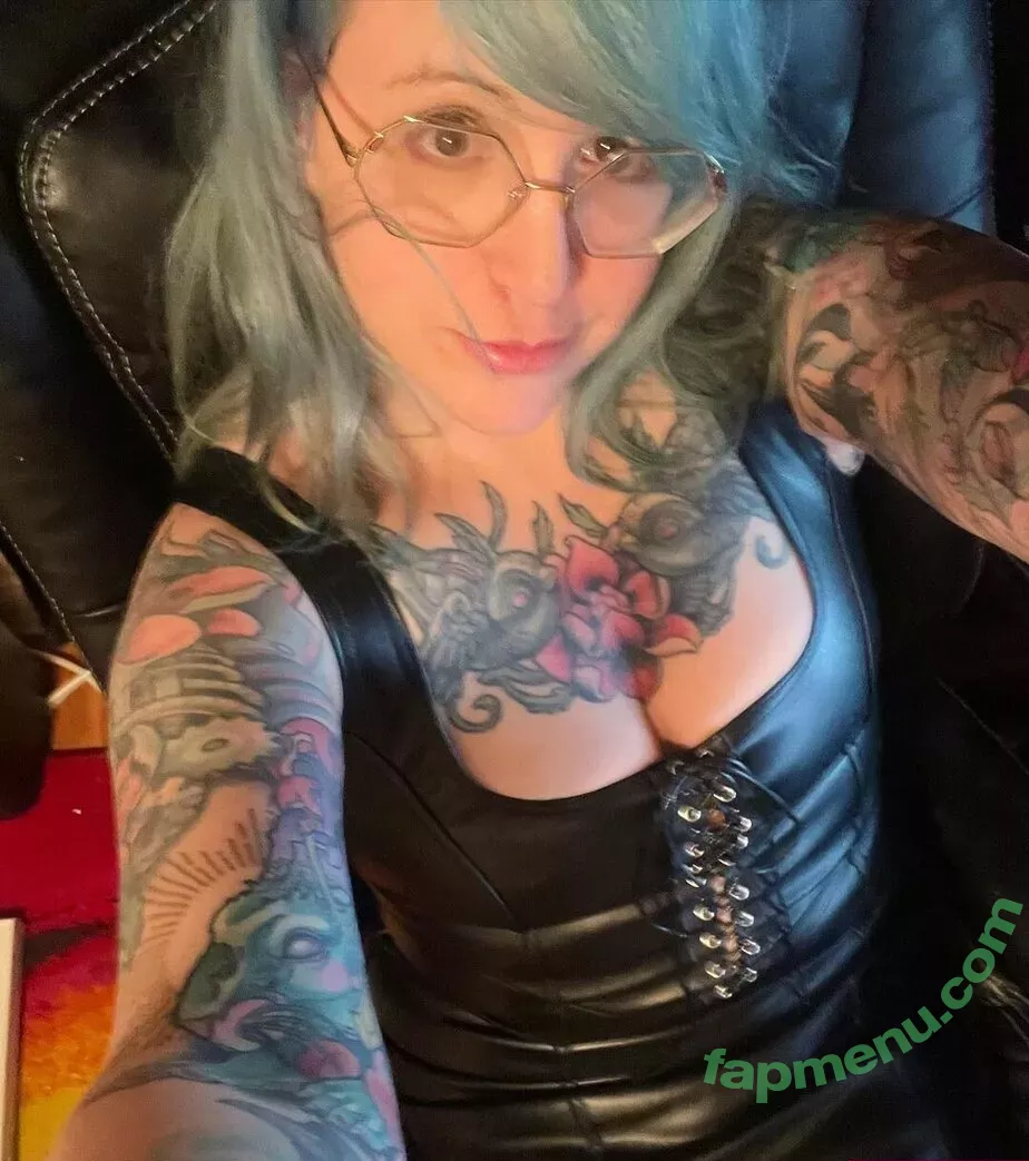 PushingUpRoses nude photo #0037 (roseanders)