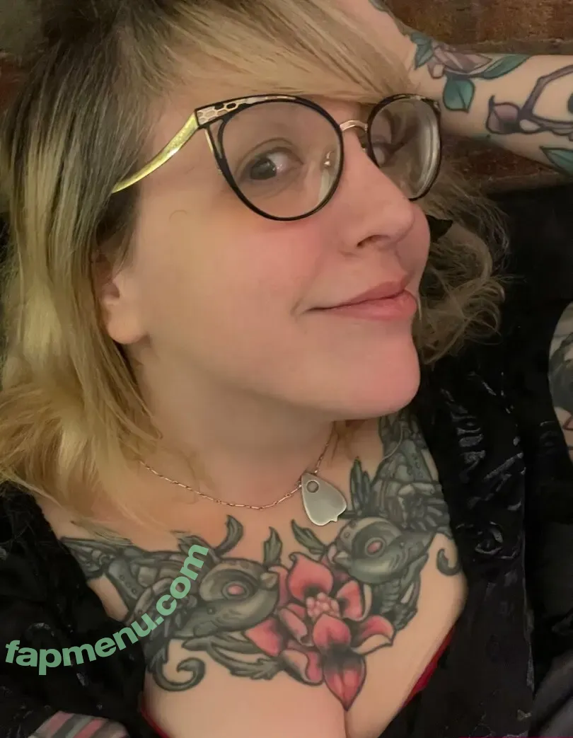 PushingUpRoses nude photo #0706 (roseanders)