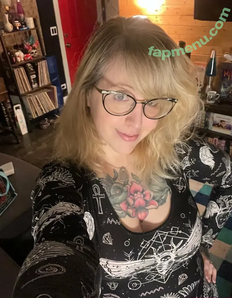 PushingUpRoses nude photo #0707 (roseanders)