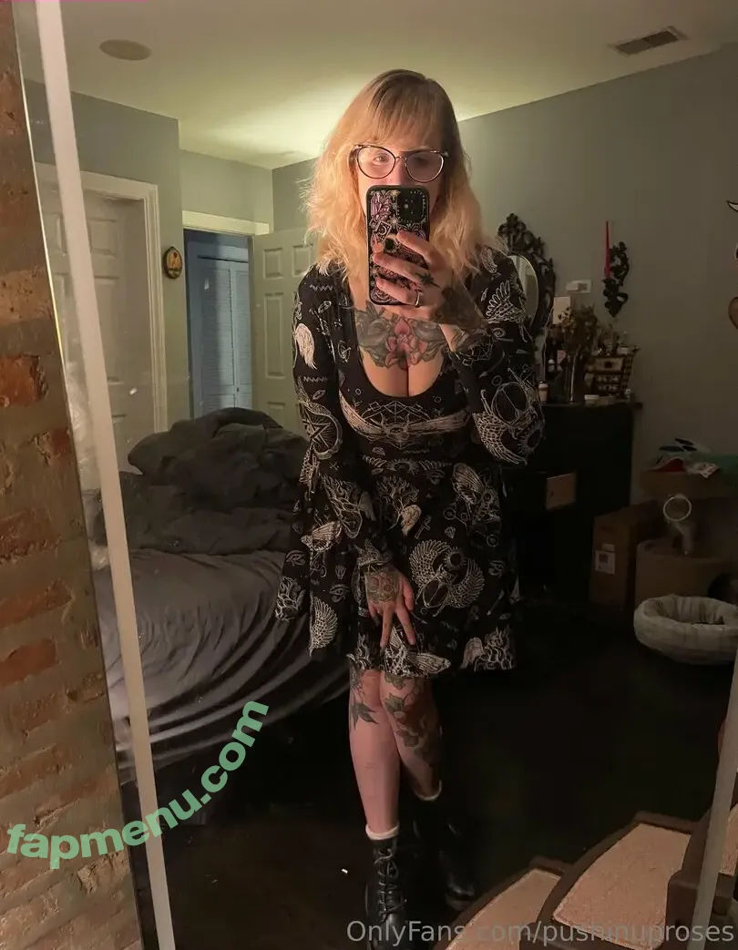 PushingUpRoses nude photo #0709 (roseanders)