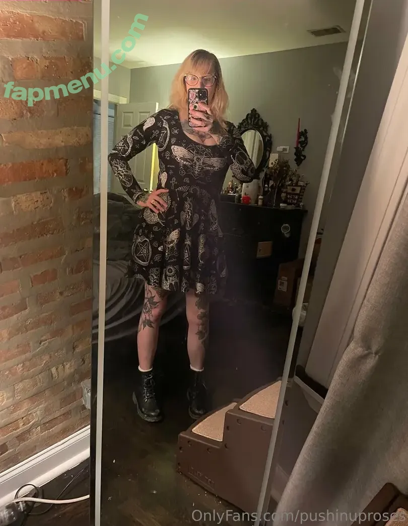 PushingUpRoses nude photo #0710 (roseanders)