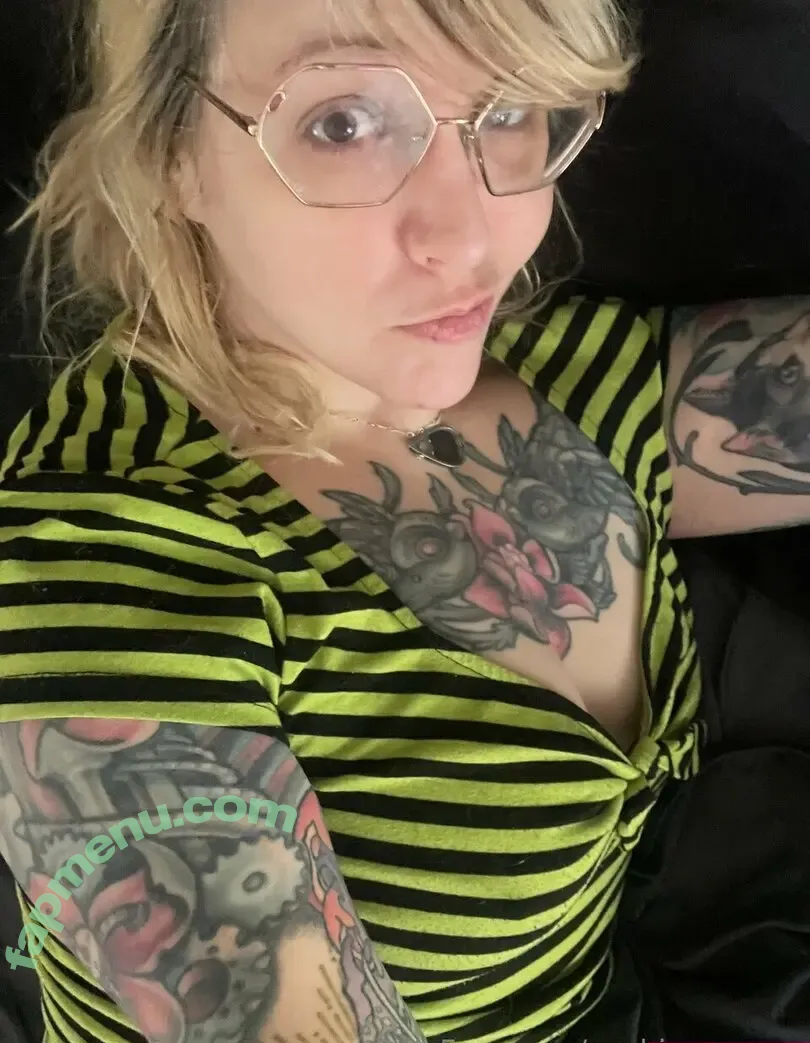 PushingUpRoses nude photo #0730 (roseanders)